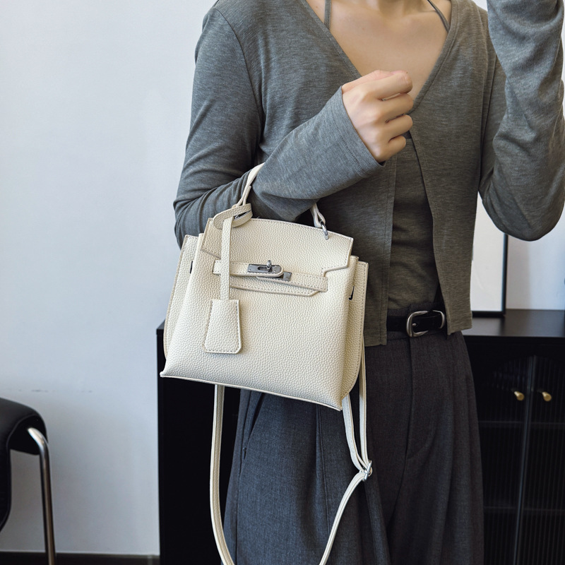 Cross-border retro high-end hand-held platinum bag for women 2025 new style, trendy, fashionable, versatile and stylish single-shoulder crossbody bag details Picture