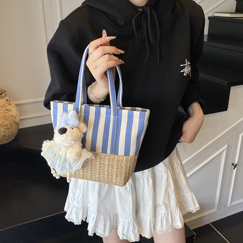 Seaside beach vacation hand-woven bag for women 2025 Summer New fashion bucket bag, trendy single-shoulder crossbody bag details Picture