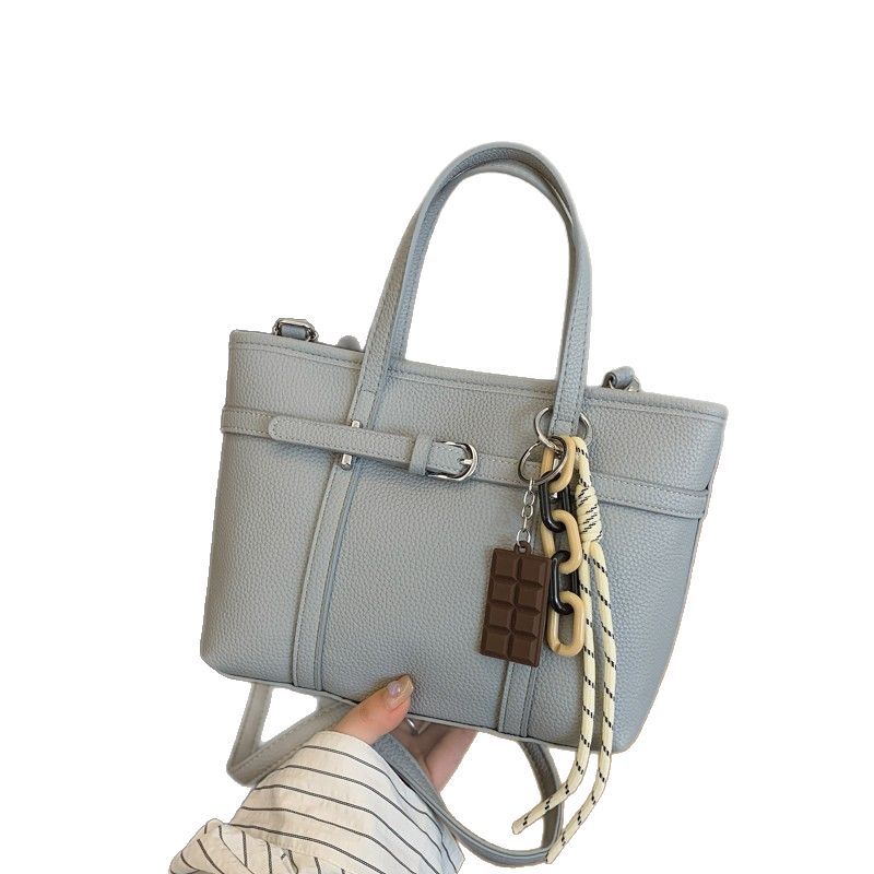 Retro and high-end large-capacity bucket bag for women, 2025 new style fashionable and trendy crossbody bag, versatile commuting single-shoulder bag Item Picture