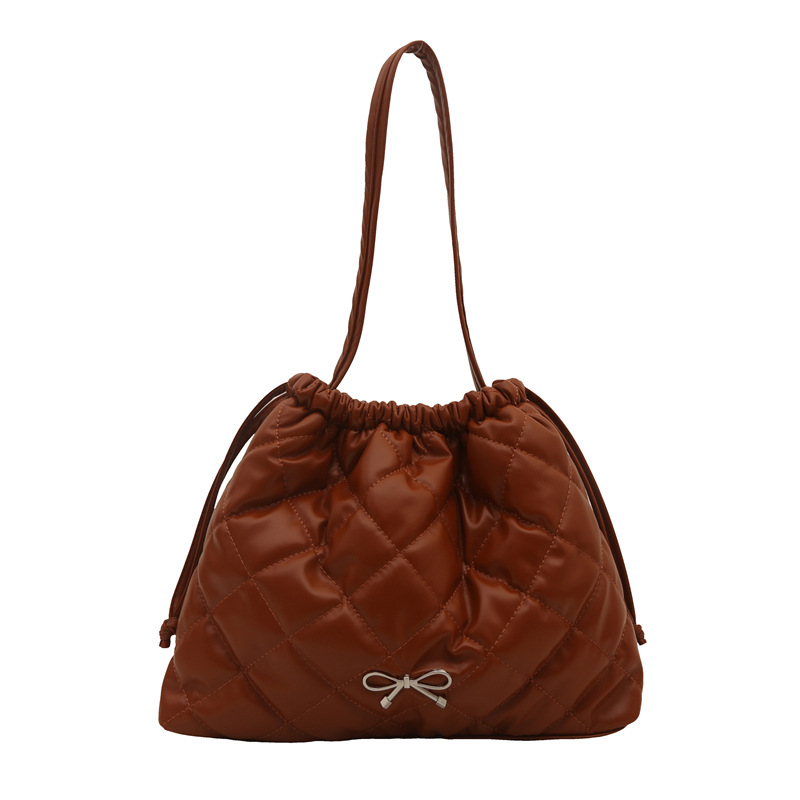 New underarm women's bags for commuting, large-capacity single-shoulder texture casual tote bag, pleated hand-held bucket bag Item Picture