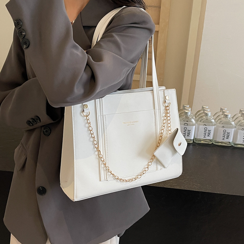 Large-capacity bags for women's summer, 2024 new stylish and high-quality single-shoulder bag, women's chain commuter tote bag Specification drawing