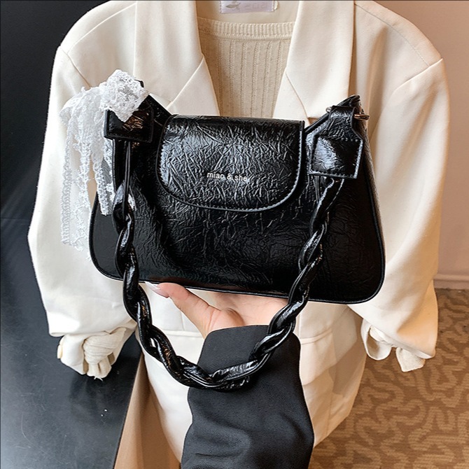 Cross-border super popular underarm bag 2025 New versatile women's bag, fashionable small square bag, Korean-style single-shoulder bag, commuter crossbody bag full figure