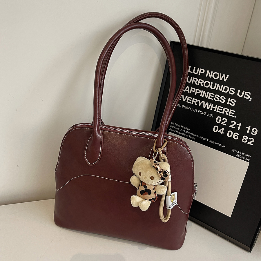 A niche design, large-capacity shell bag, underarm bag, new 2024 trendy and versatile shoulder bag, casual women's bag full figure