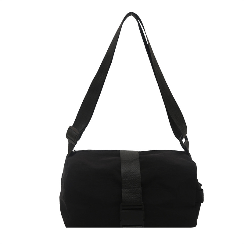 2025 New women's single-shoulder bag in solid color, fashionable and simple, commuting toast bag, large-capacity sports and fitness crossbody bag Item Picture