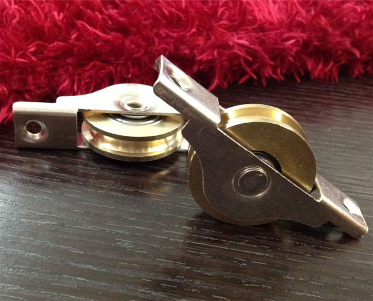 Medium-sized copper pulley, copper pulley, sliding door, wardrobe and cabinet door, pulley with real bearing, plastic steel one piece, 33 Specification drawing