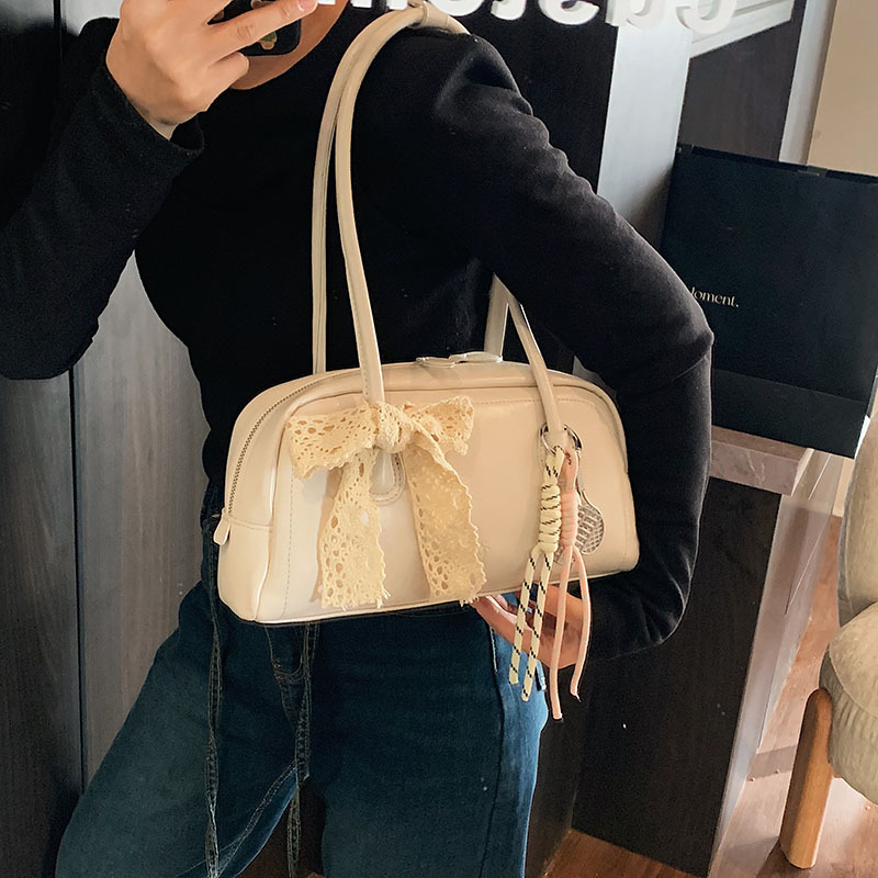A niche, stylish single-shoulder, underarm bag for women 2025, new large-capacity commuter hand-held bowling bag Specification drawing