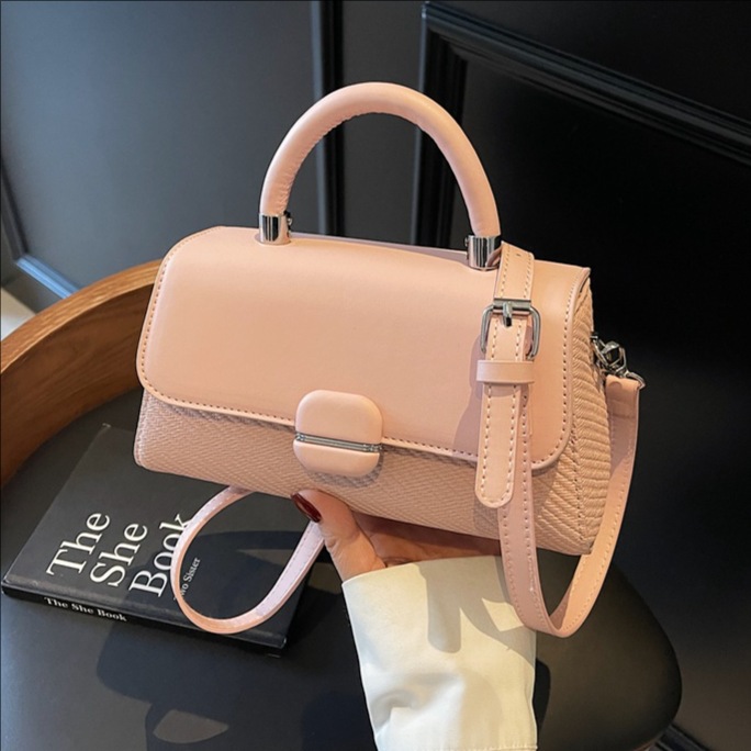 Bag Girl 2025 New Style fashionable handbag, versatile shoulder bag, high-end versatile crossbody bag, stylish small square bag full figure