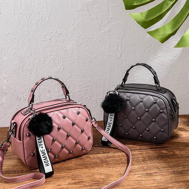 One piece of the 2022 new fashion and retro crossbody small bag for women, a rivet double-layer hand-held small square bag, available for delivery Specification drawing