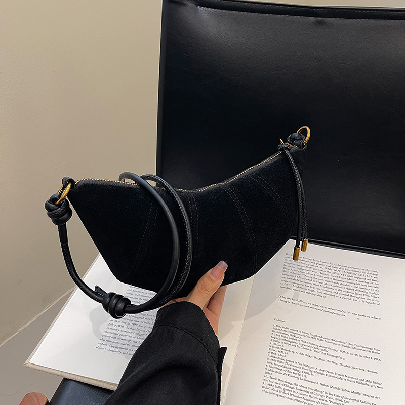 The retro Maillard women's 2024 new style matte single-shoulder crossbody bag with a unique and simple croissant Specification drawing