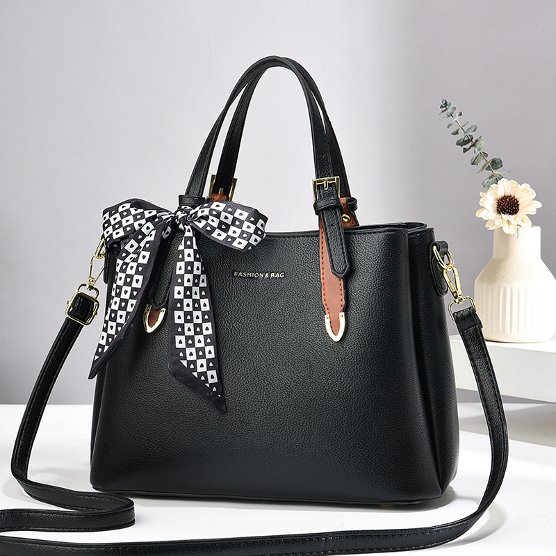 High-end fashion solid-color women's bag, new women's crossbody bag, large-capacity single-shoulder handbag, versatile bag for middle-aged mothers full figure