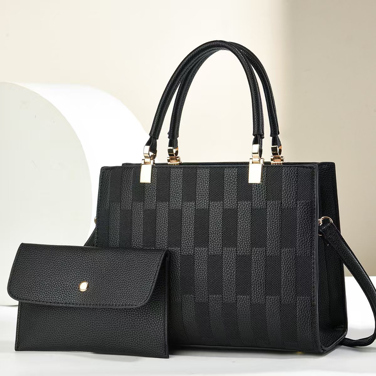 2024 New cross-border bags large-capacity embossed bags, women's wedding bags, light luxury hand-held European and American grand mother-and-child bags full figure