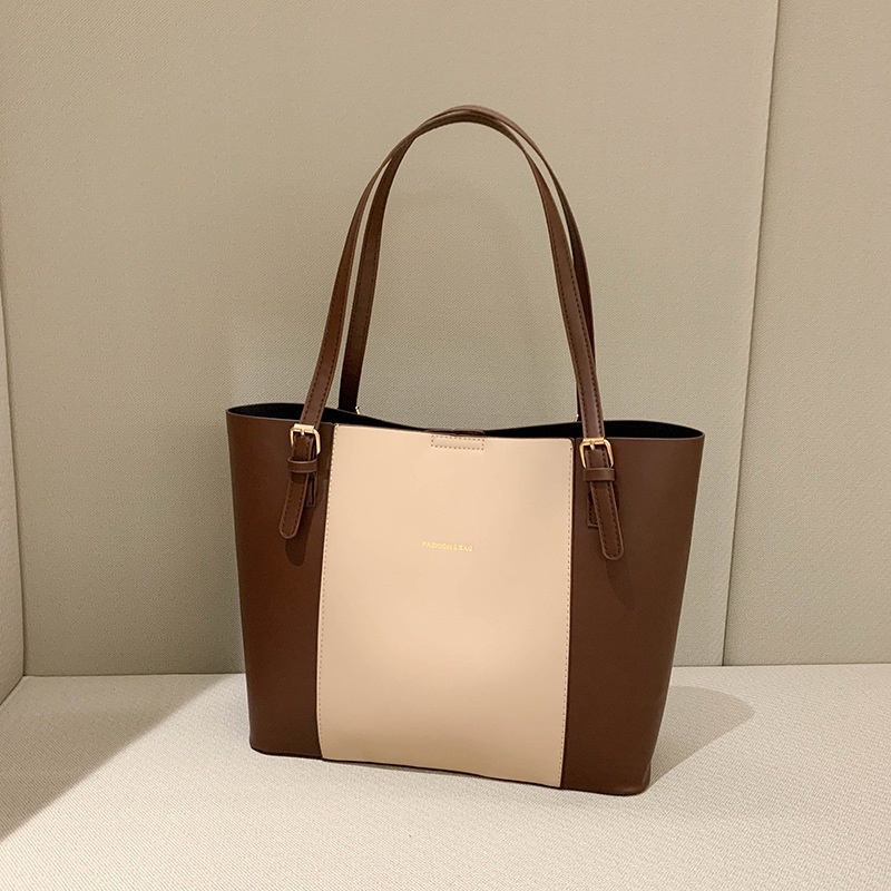 New Korean-style multi-color large-capacity tote bag for women, a fashionable hand-carry casual spring bag for women, and a stylish single-shoulder bag full figure