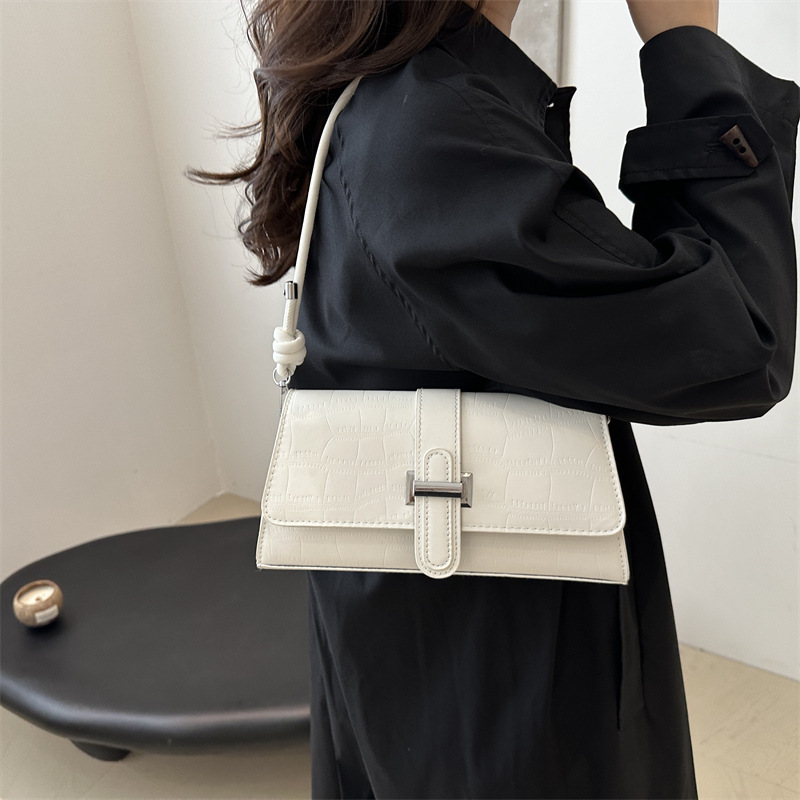 Korean InS-style single-shoulder underarm bag for women 2024 winter, new crocodile pattern texture crossbody bag Xiaofang details Picture
