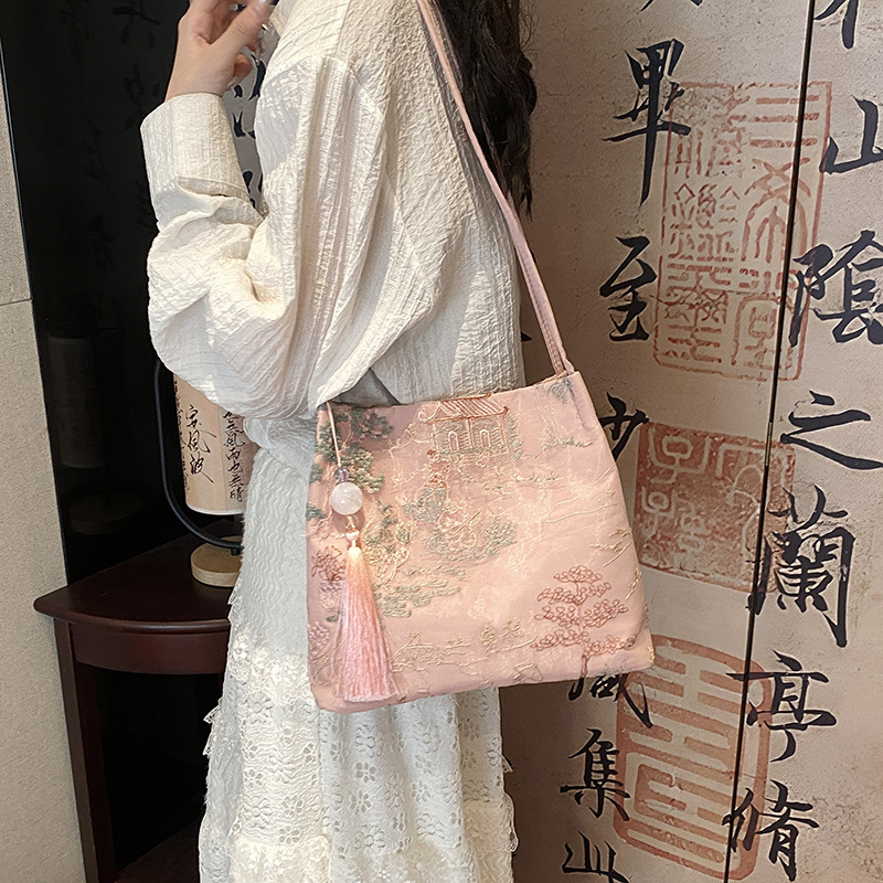 New Chinese-style crossbody bag for women, 2024 new trendy casual and fashionable single-shoulder bag, fabric bag, popular bucket bag Application Scenario