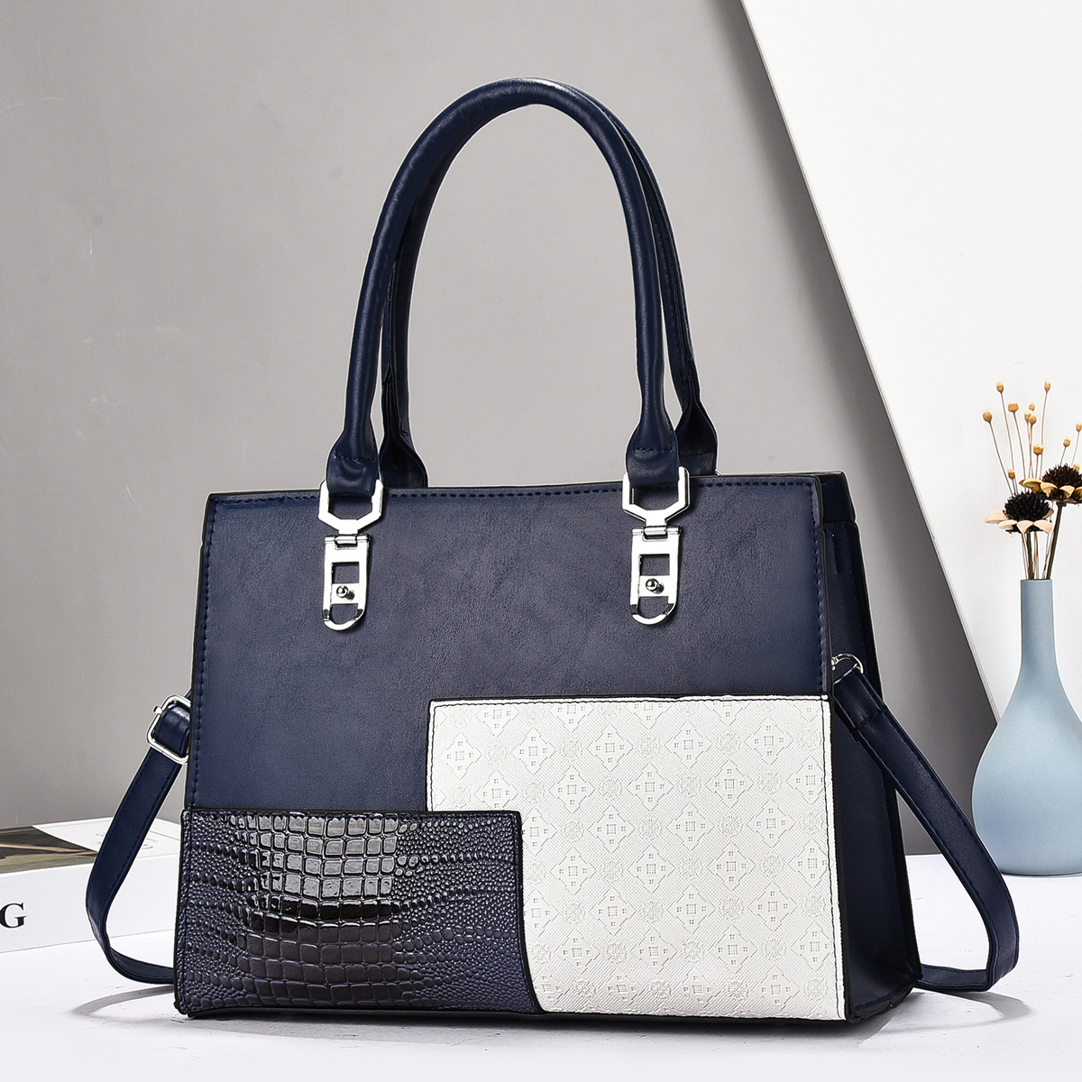 Cross-border foreign trade luxury women's bag 2025 New Trend: Women's PU leather hand-held spliced single-shoulder bag Specification drawing
