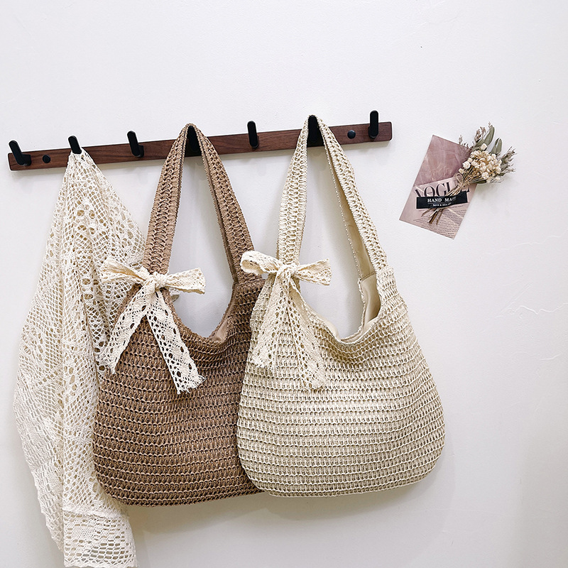 ins simple and versatile straw woven bag, solid color large capacity hand-crocheted woven bag, single-shoulder hand-carry beach bag Application Scenario