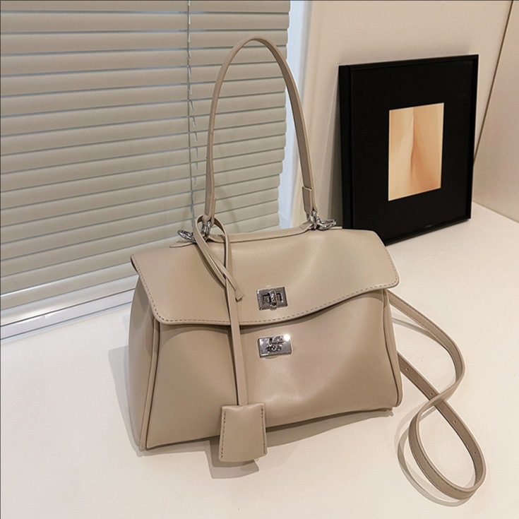 Cross-border 2025 New Style simple and casual large-capacity hand-held underarm bag, women's casual fashion trend single-shoulder crossbody bag full figure