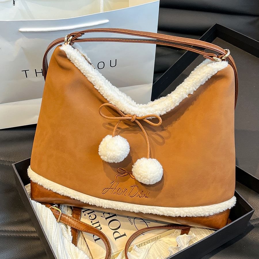 Fashionable and casual tote bag for women, 2024 new style, retro and trendy, large-capacity single-shoulder bag, high-end quality crossbody bag full figure