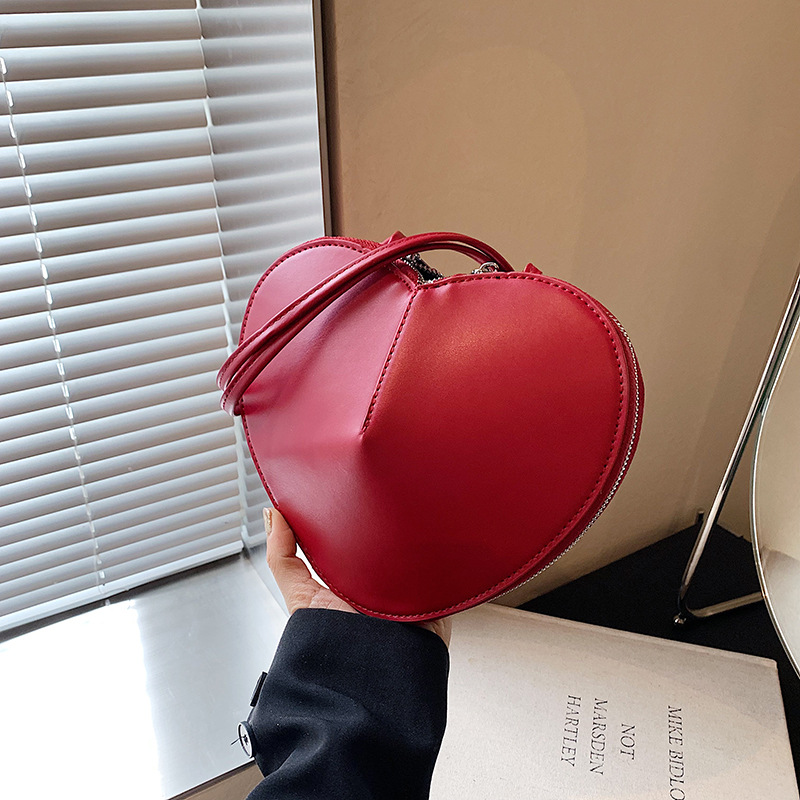 Fashionable and niche design bags for women, 2024 new trendy and versatile crossbody bag, mini heart-shaped bag, solid color underarm bag Specification drawing