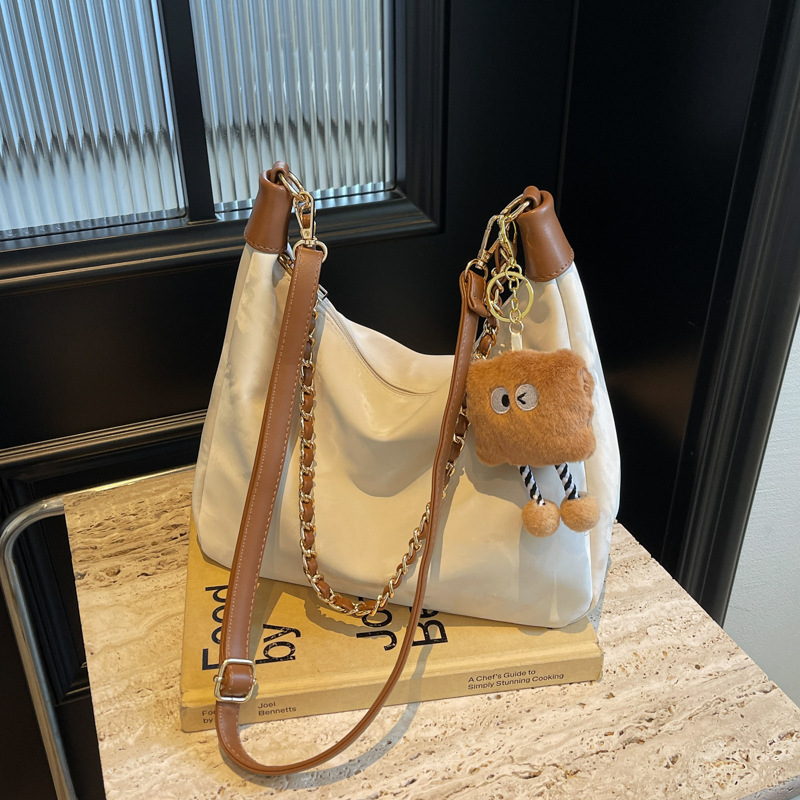 Simple and large-capacity bag for women, 2024 new style, fashionable and versatile casual single-shoulder bag, student commuting crossbody tote bag full figure