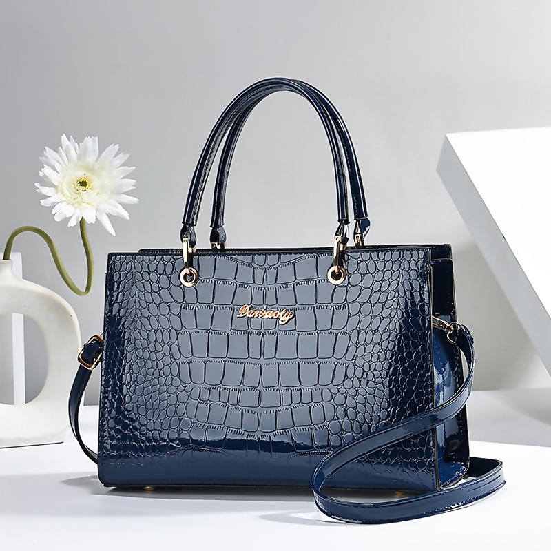 "Grand Mom Bag 2023 Fashion brand bag, large-capacity simple women's handbag, bestseller, single-shoulder crossbody bag, trendy. details Picture
