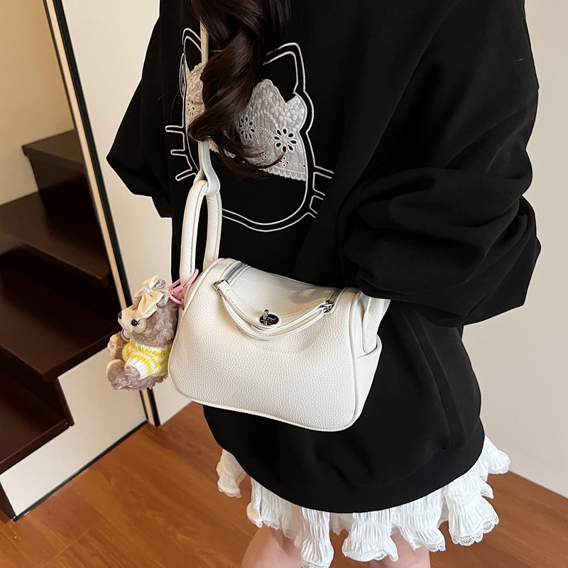This high-end, lychee patterned fashionable handbag is a new model for women in 2025. It is stylish and versatile, with a large capacity and a trendy single-shoulder crossbody bag Specification drawing