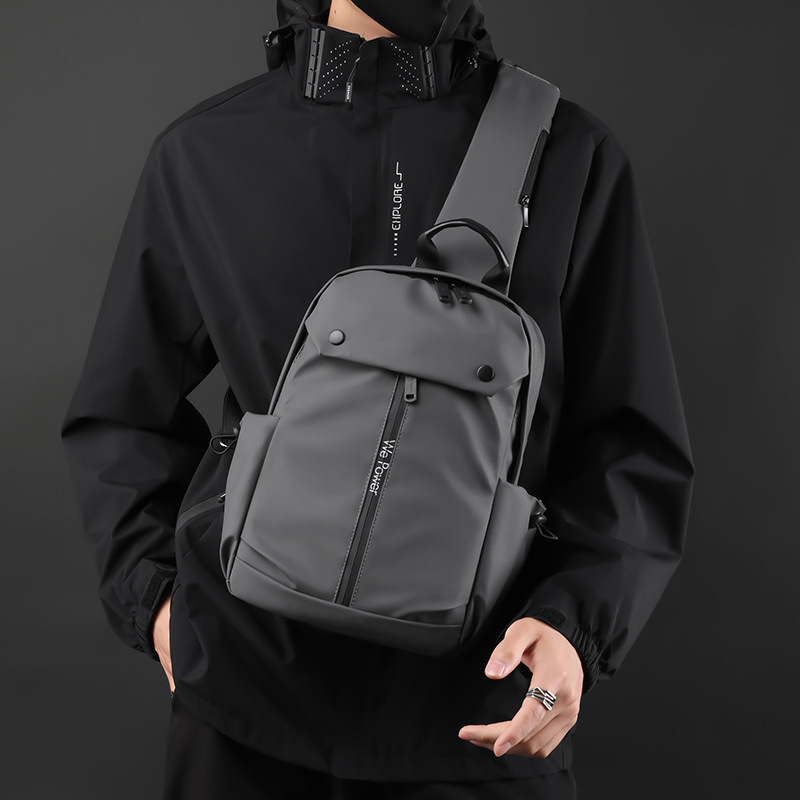 WEPOWER's new men's casual chest bag is a simple and fashionable crossbody bag with a large single-shoulder capacity and water repellent Specification drawing