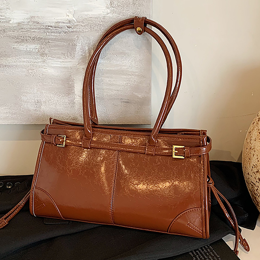 A new 2024 women's handbag, a high-end commuting and casual tote bag, and a retro oil-wax leather hand-held underarm bag full figure