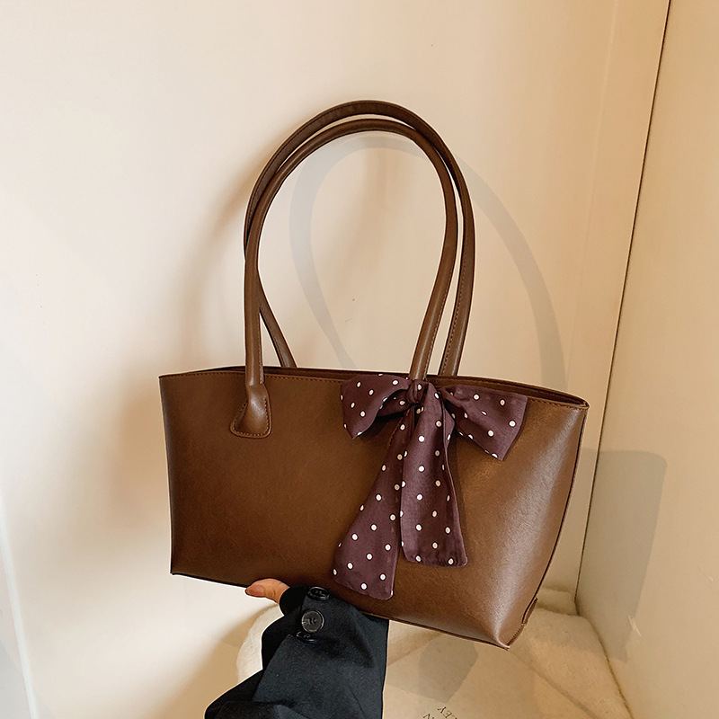 High-end retro texture, simple underarm bag, large-capacity women's 2024 new style, trendy, fashionable and versatile single-shoulder bag full figure