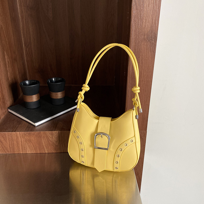 Niche and simple design underarm bag 2025, a fresh and elegant women's bag, casual, fashionable and versatile single-shoulder bag, crossbody bag full figure