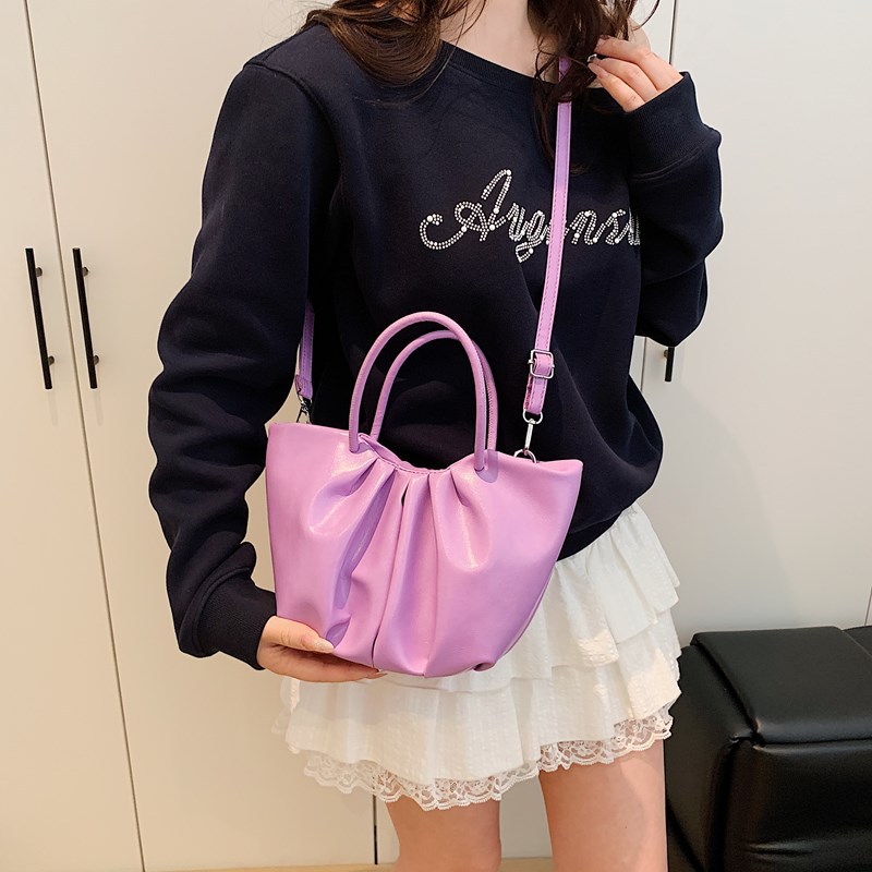 Korean-style pleated hand-held basket bag for women, retro and versatile, soft leather single-shoulder underarm bag, stylish and simple crossbody bag details Picture