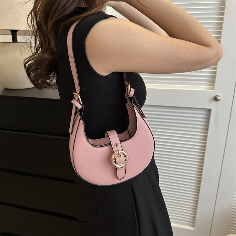 Korean style popular women's bag, retro and fashionable handbag, fashionable lychee pattern crescent bag, simple underarm single-shoulder crossbody bag details Picture