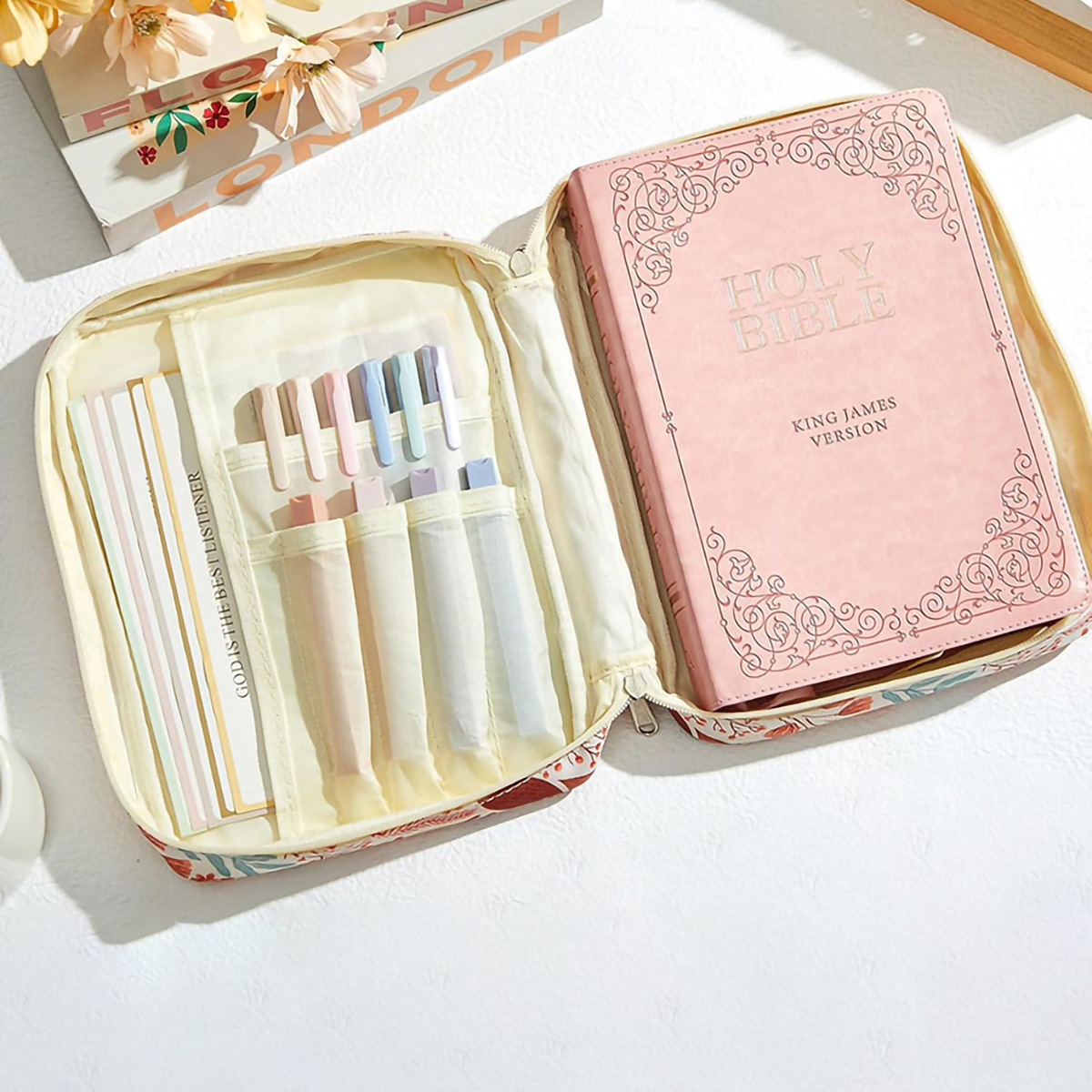 Feihong Cross-border Book Dust-proof Storage Bag, Amazon portable high appearance level handbag, zipper book storage bag Application Scenario