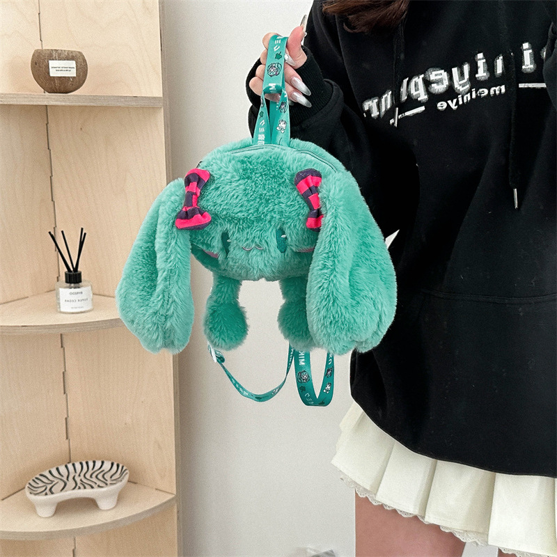 Wholesale of the new Hatsune Miku cartoon 2D dog double-shoulder personalized small square bag claw machine doll bag from the manufacturer Application Scenario