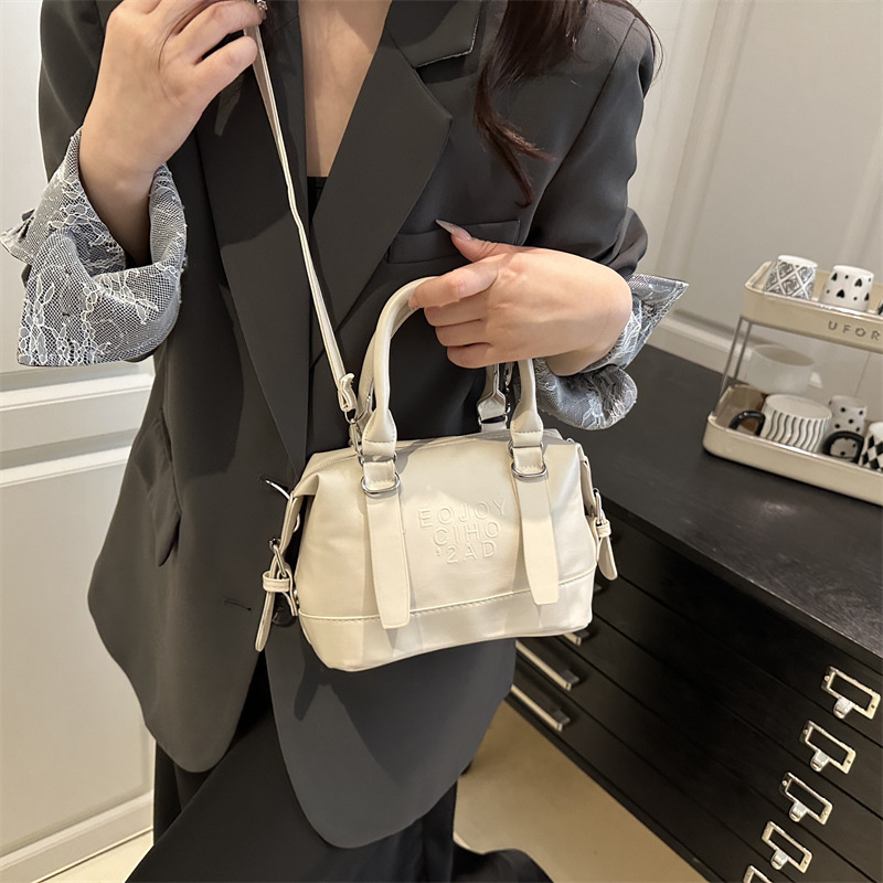 Cross-border Women's Bag 2025 New Style fashionable and versatile commuter bag, stylish Boston pillow bag, Korean-style quality crossbody bag details Picture