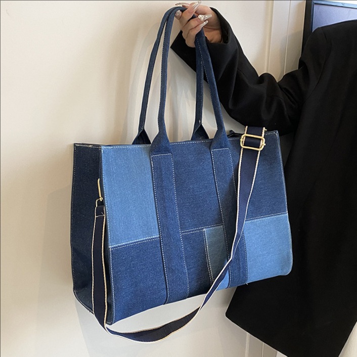 Large-capacity denim bag for women 2025 new niche single-shoulder underarm bag, trendy commuting tote bag full figure