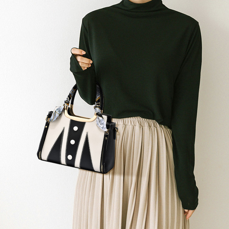 A 2022 new style of simple, fashionable and elegant multi-color women's bag for wholesale trade, a versatile silk scarf women's bag Specification drawing