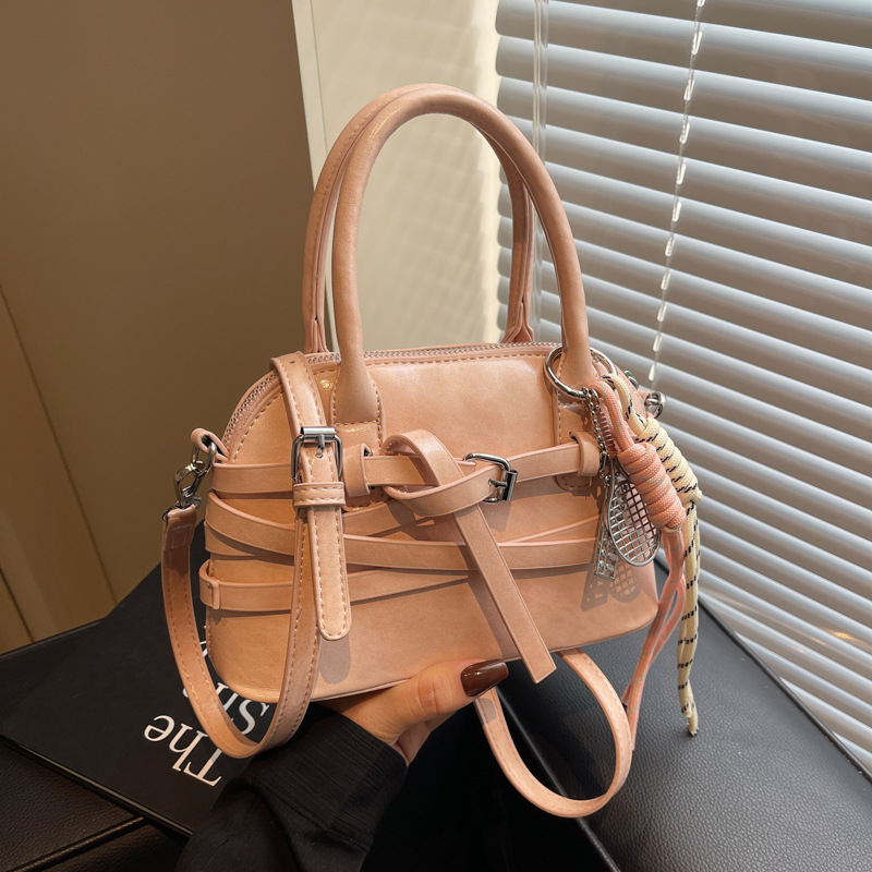 Fashionable and stylish small handbag for women 2024 new style, simple and stylish single-shoulder bag, personalized commuting crossbody bag full figure