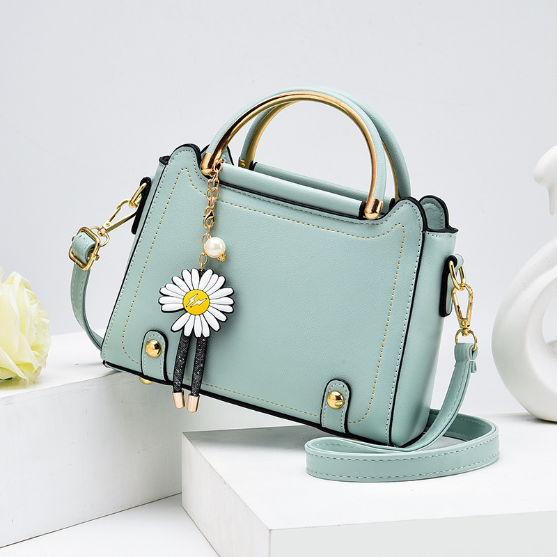 Women's handbag 2025 Winter new style fashionable and simple small square bag Korean version single-shoulder crossbody bag cross-border consignment Application Scenario