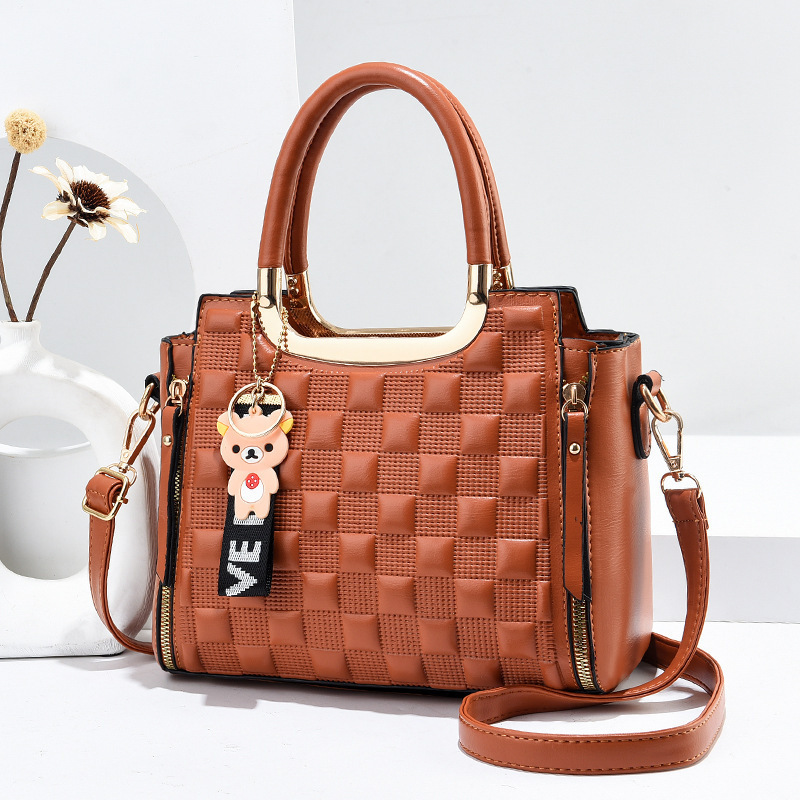 2022 New trendy single-shoulder bag for women with embossed patterns, large-capacity handbag for women, stylish and versatile crossbody bag details Picture