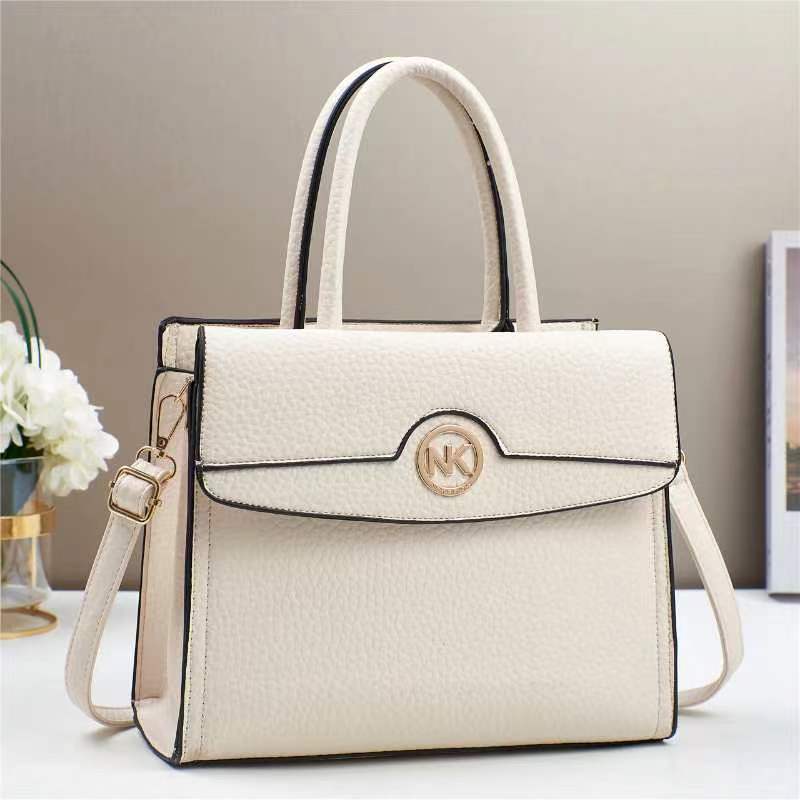 A new type of large-capacity hand-held handbag for foreign trade, versatile for cross-border use, fashionable and simple, single-shoulder crossbody bag for a stylish mom Specification drawing