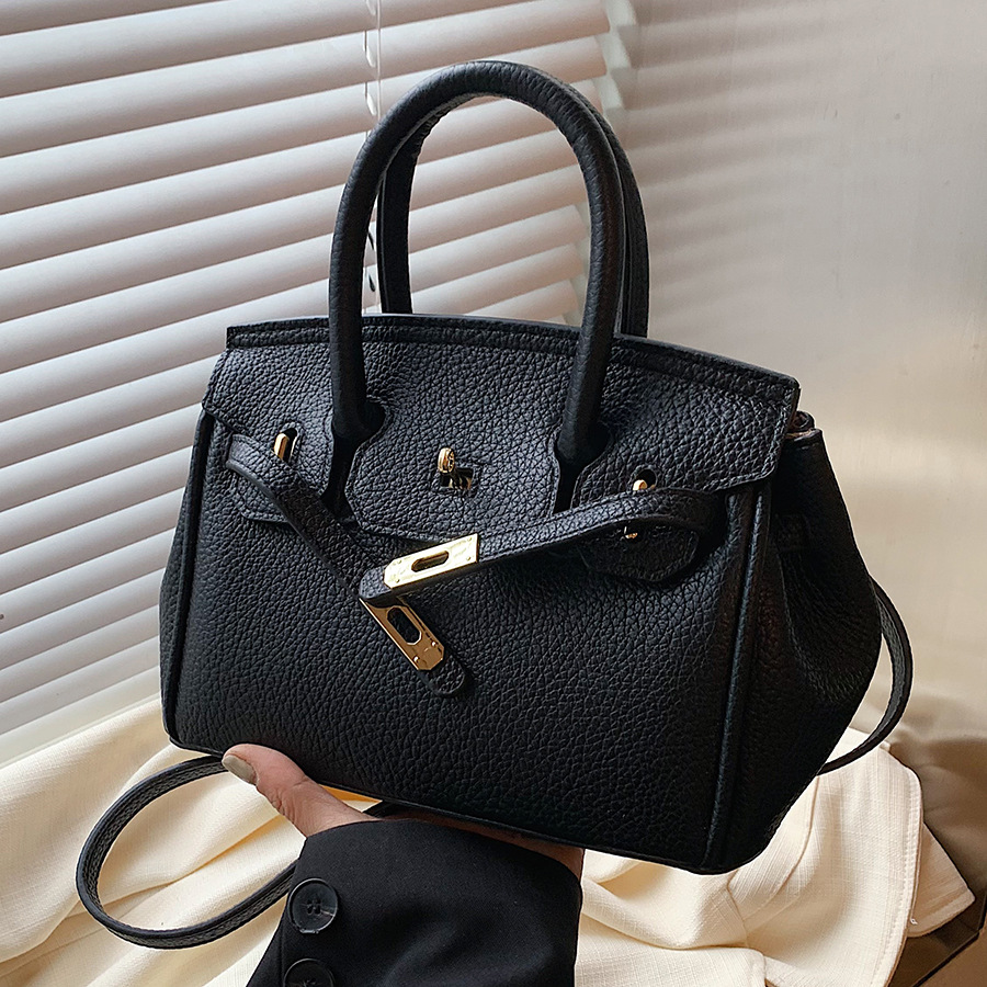 High-end and niche design bag for women, 2024 new retro crossbody bag for women to carry to work, platinum Kelly bag full figure