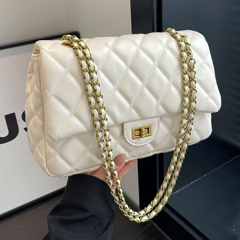 A high-end little Chanel-style diamond-shaped chain 2025 solid color new bag for women, soft leather, fashionable and versatile, single-shoulder armpit bag full figure