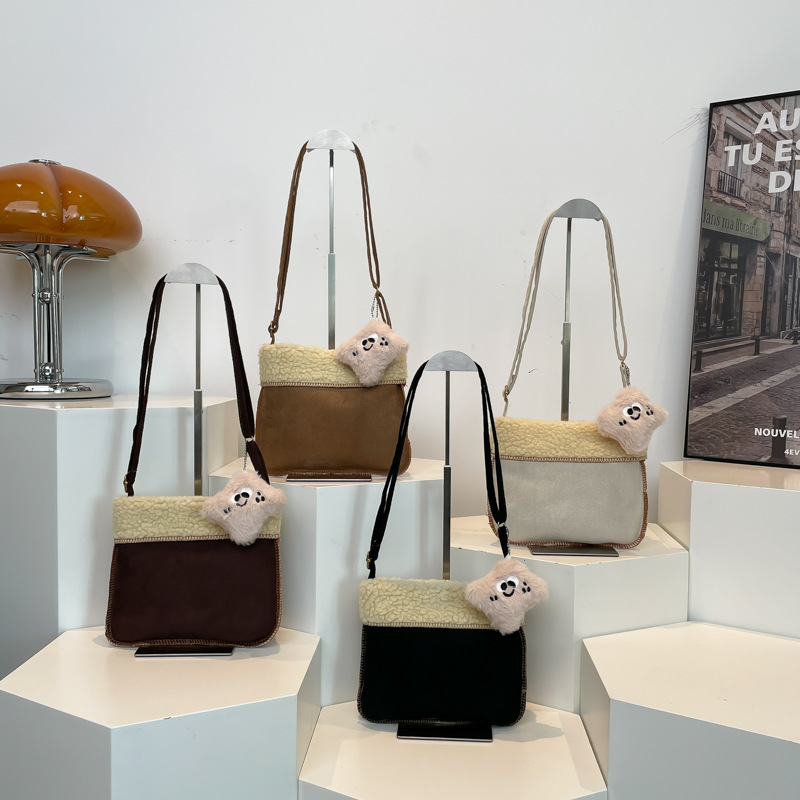 Niche design autumn and winter plush bag 2024 new women's bag, popular commuting single-shoulder crossbody bag, furry phone bag Application Scenario