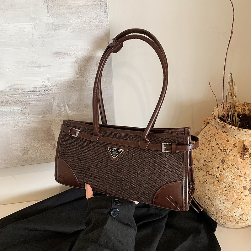 Korean-style simple single-shoulder underarm bag, fashionable and retro work commuting bag for women, new 2024 niche design bag full figure