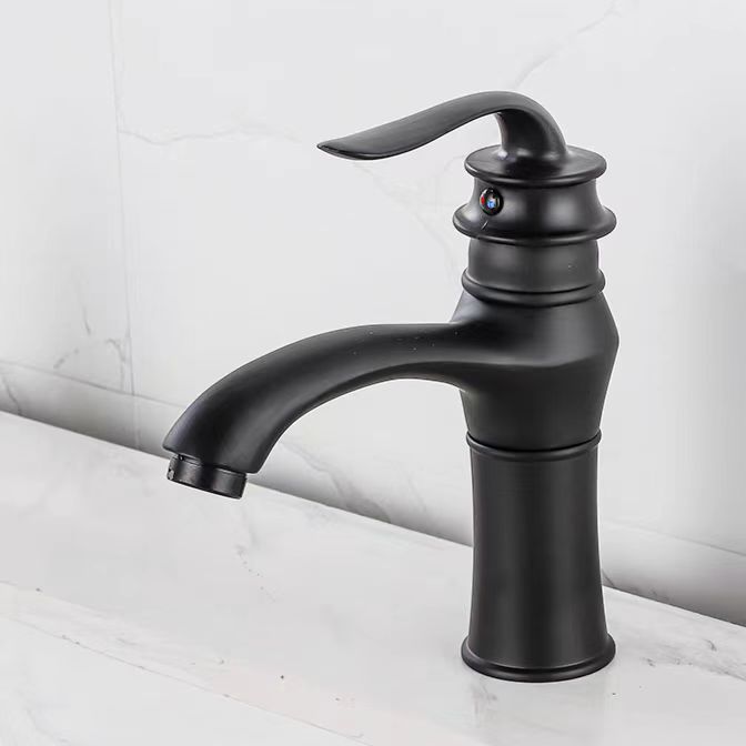 All-copper European-style golden washbasin faucet, bathroom countertop basin, household cold and hot washbasin, washbasin faucet Application Scenario