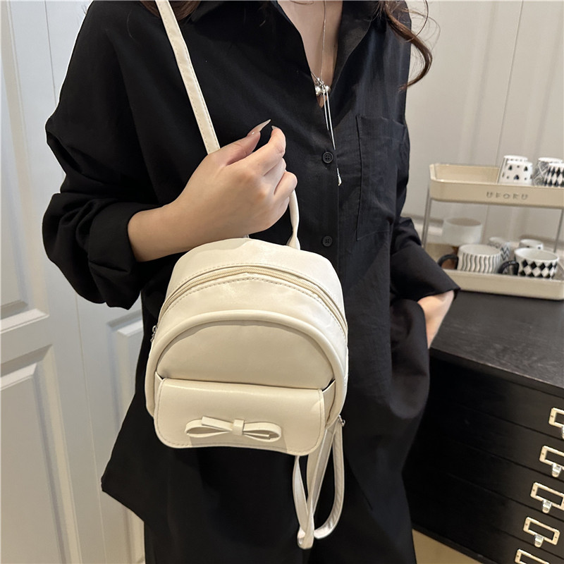 Simple small bag for women Spring/Summer 2025 new single-shoulder crossbody bag, Korean version of women's fashionable handbag and small backpack details Picture