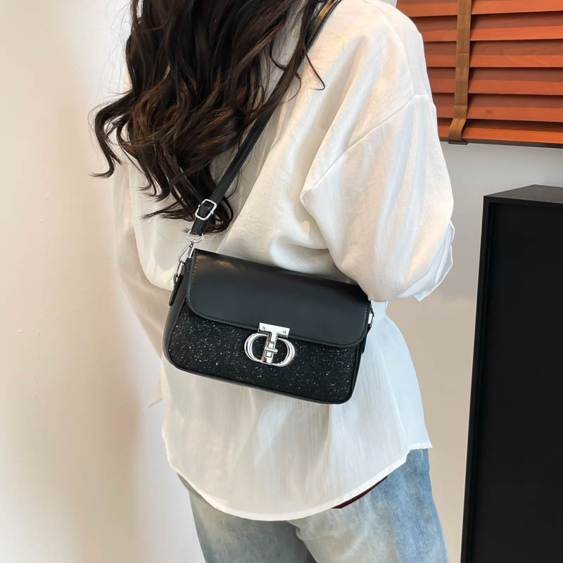 A stylish and trendy Korean version 2025 new style simple and stylish summer lock buckle casual crossbody single-shoulder hand-carry small square bag for women Specification drawing