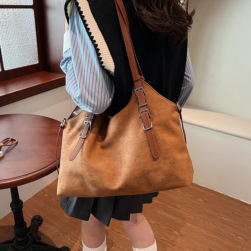 Autumn and winter retro matte large-capacity bag for women, 2024 new commuter single-shoulder bag, high-end hand-held tote bag Specification drawing