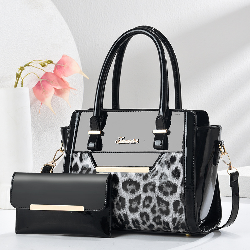 Simple and high-quality large bag, 2023 new trendy and fashionable women's bag, casual chain single-shoulder crossbody bag, leopard print mother and child bag full figure